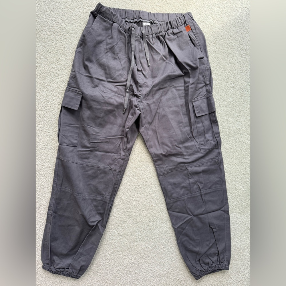 Grey jogger.